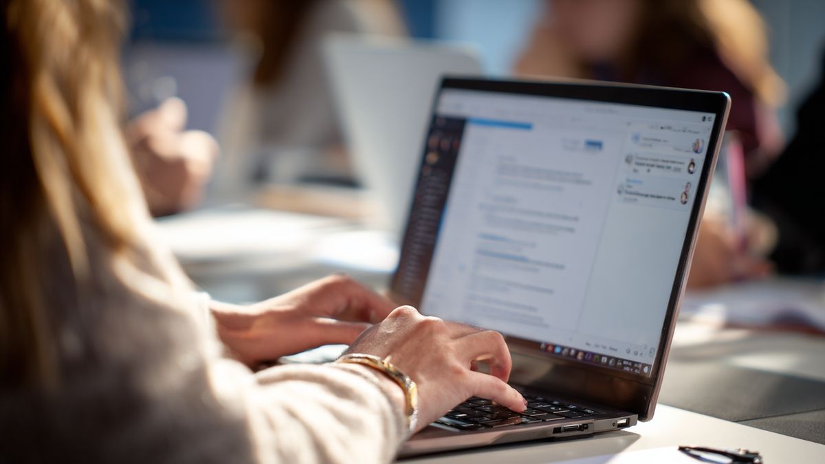 Peut-on poser des questions pendant un MOOC ?